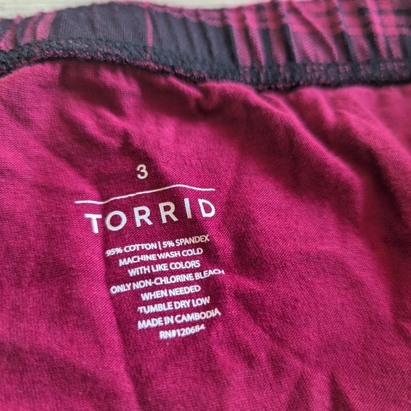 Torrid black and red plaid leggings pants size 3 GUC - Picture 6 of 6